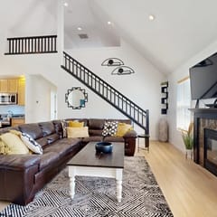 Cottage near the beach with hot tub gas fireplace washer dryer dog friendly